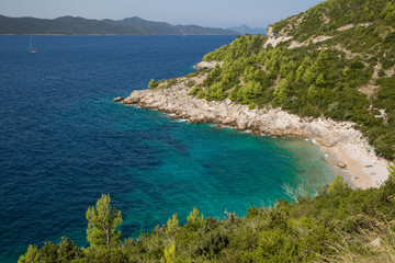 Fototapeta na wymiar traumhafte einsame Buchten in Dalmatien