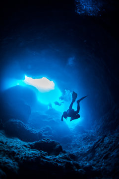 underwater explore