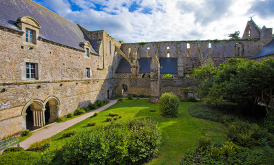 Fototapeta na wymiar Abbaye Notre-Dame de Beauport, Paimpol, Bretagne