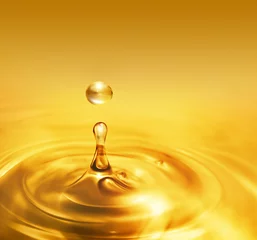 Fotobehang dripping oil © BazziBa