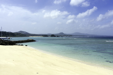 Fototapeta na wymiar 沖縄のビーチ