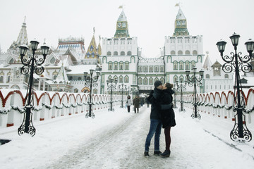 Obraz premium lovers in winter Moscow