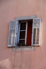 Fototapeta na wymiar Mediterranean window