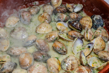 Clams marinière.