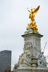 Fototapeta na wymiar historic and statue in city of london england