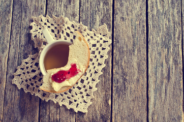 Bagel with butter and jam