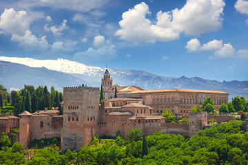 View of the famous Ancient arabic fortress Alhambra, Granada, - obrazy, fototapety, plakaty