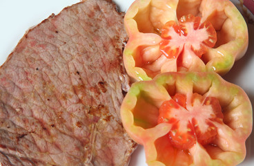 bistec con tomate