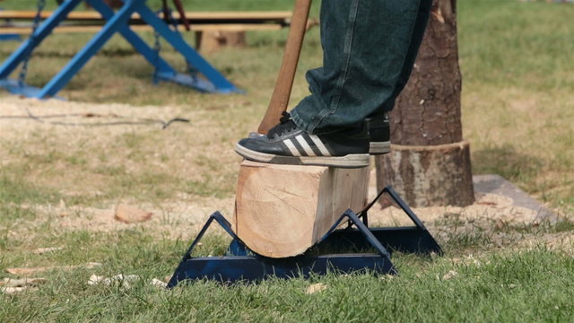 Lumberjack axe log chopping contest winner HD 9654