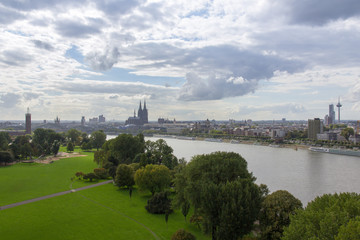 Kölner Seilbahn - Blick auf den Dom