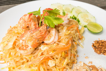 Pad thai