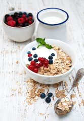 breakfast with fresh berries