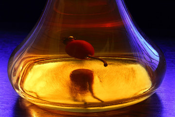 Barwy promieni słońca w szkle.