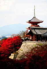 Obraz premium Jesienne liście Kioto Kiyomizu Temple