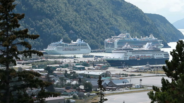 cruise ship Skagway port P HD 8760