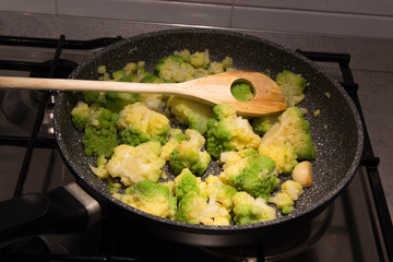 1100 - Roman broccoli