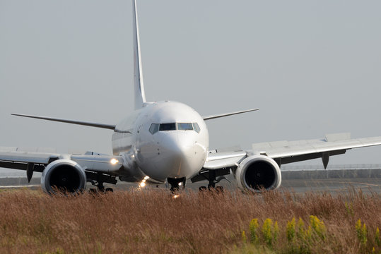 B737
