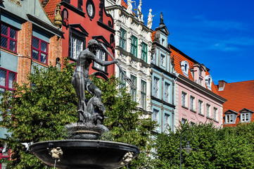 Fountain of Neptune, old town in Gdansk, Poland - obrazy, fototapety, plakaty
