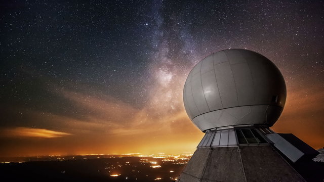 Time Lapse Ventoux et Voie lact&eacute;e UHD
