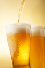ビール　Beer into glass
