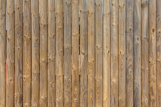 cl&ocirc;ture en rondins de bois