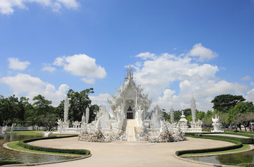 Fototapeta na wymiar Giant statue Wat Rong Khun in Chiang Rai