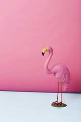 Fototapeta premium Kitsch pink flamingo