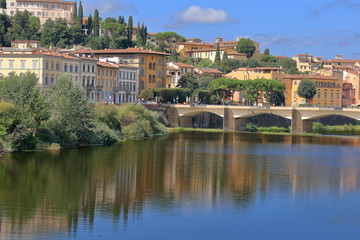 Fototapeta na wymiar Arno River and bridge Ponte alle Grazie in Florence, Italy