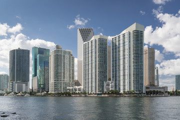 Fototapeta na wymiar Daytime Miami Skyline