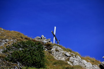 Fototapeta na wymiar Gipfelkreuz der Kanzelwand
