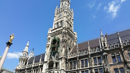 Obraz premium MARIENPLATZ IN MUNICH IN GERMANY