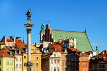 Obraz premium Zabytkowy Rynek Starego Miasta w Warszawie