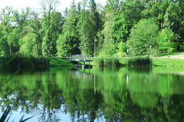 Fototapeta na wymiar Lake in park Feofania. Kiev, Ukraine