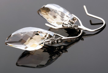 kolczyki z oksydowanego srebra z kryształem