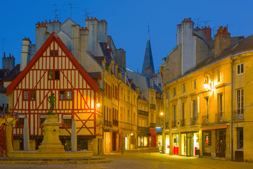 Dijon at night - 94051475