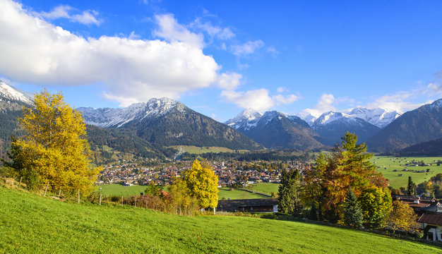 Herbstpanorama mit Blick auf die Oberstdorfer Berge