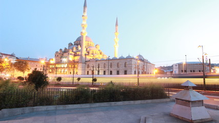 Fototapeta premium New Mosque, Yeni Cami, Istanbul, Turkey