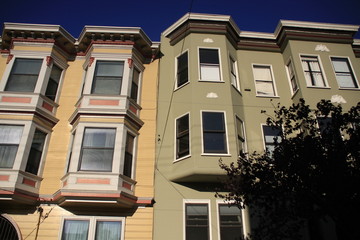 Fototapeta na wymiar maisons et appartements à San Francisco