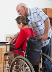   invalid  woman signing  documents
