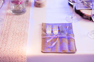 Besteck am Hochzeitstisch