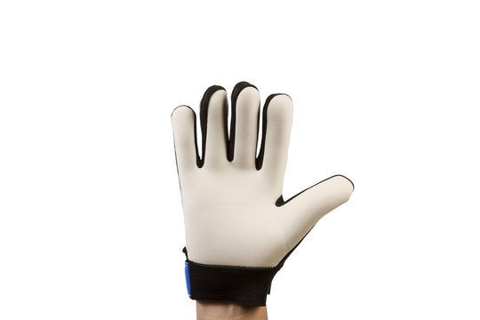 Una mano con guante de F&uacute;tbol sobre fondo blanco aislado. Vista de frente. Copy space