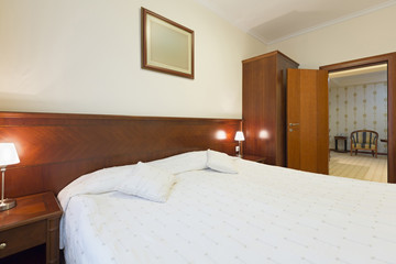 Fototapeta na wymiar Interior of a single bed hotel room