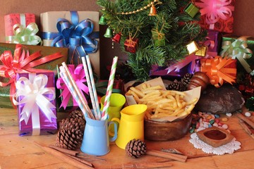 Gift boxes and french fries to celebrate Christmas.