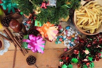 Gift boxes and french fries to celebrate Christmas.