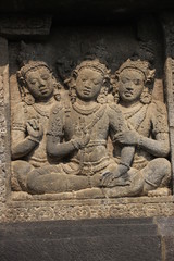un bas relief à Prambanan