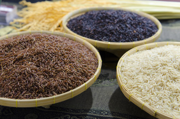 Reis schwarz, braun, weiß