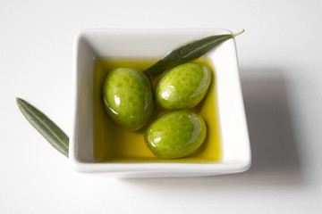 Aceitunas verdes en aceite de oliva