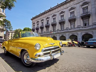 Papier Peint photo autocollant Havana Cuba, La Havane avec des voitures anciennes