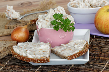 Brot mit Griebenschmalz