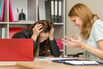 Office shouts a specialist to another professional is in the office